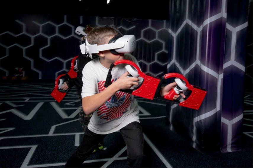 VR Arena макси. Франшиза VR. ВР Арена игра. Арена виртуальной реальности zaga-game. Игры для vr арены